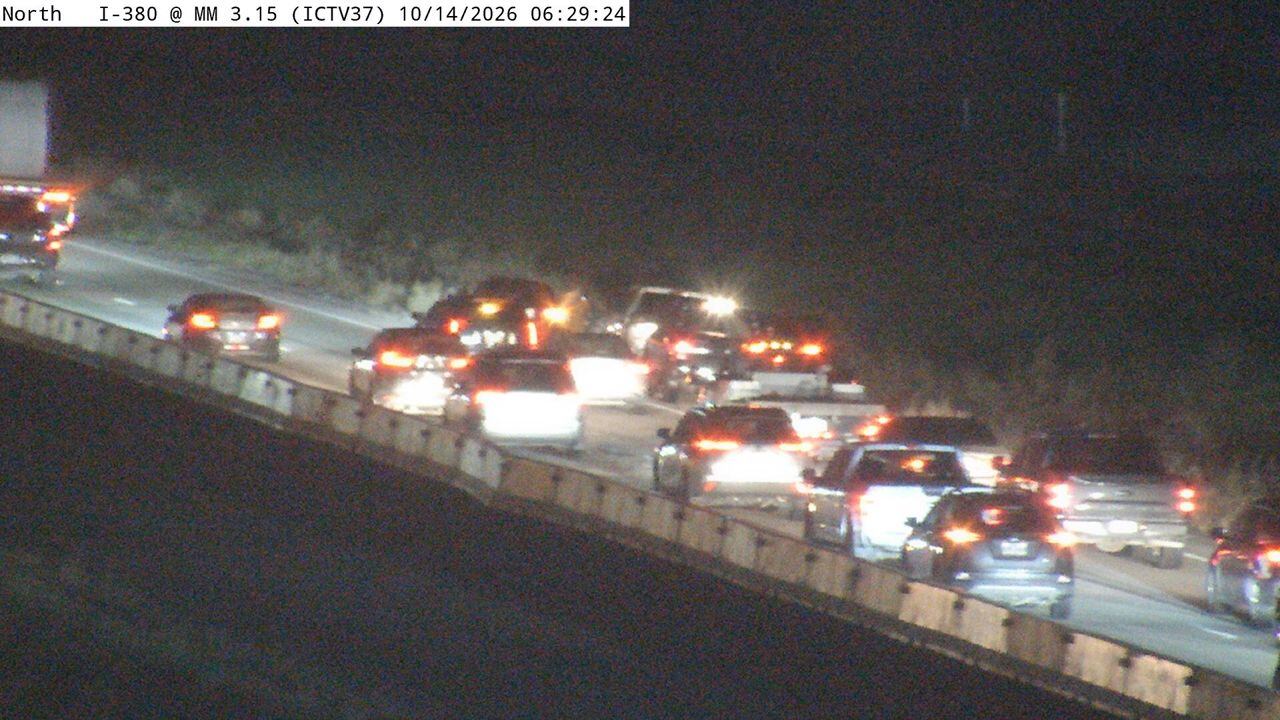 Crash Blocks Right Lane Of I-380 Northbound Near North Liberty