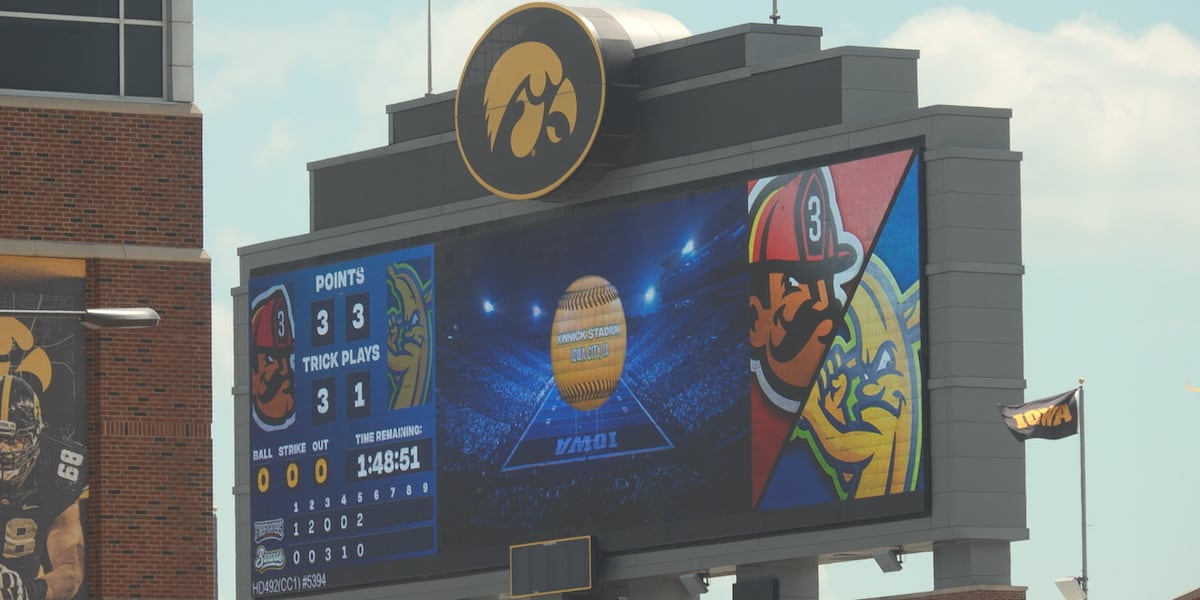 Savannah Bananas visit sparks buzz among Iowa City businesses, youth baseball