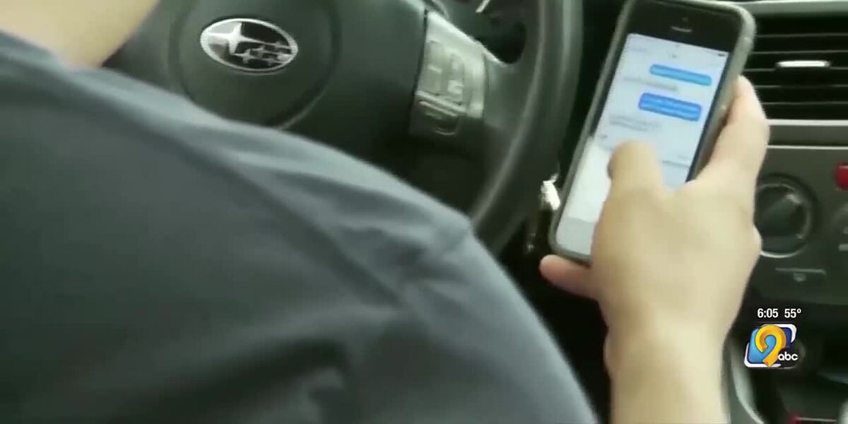 Iowa still hasn’t passed hands-free driving legislation seven years after it was first proposed