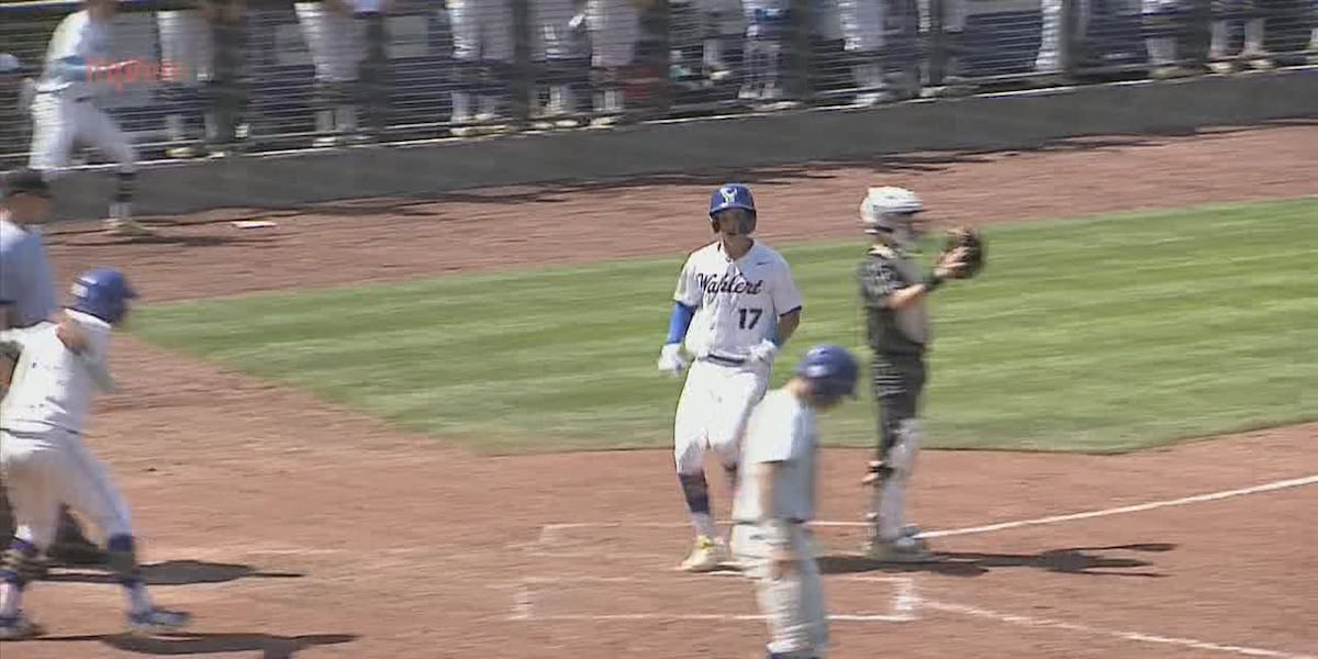 Late rally by Wahlert send Golden Eagles to state semifinals