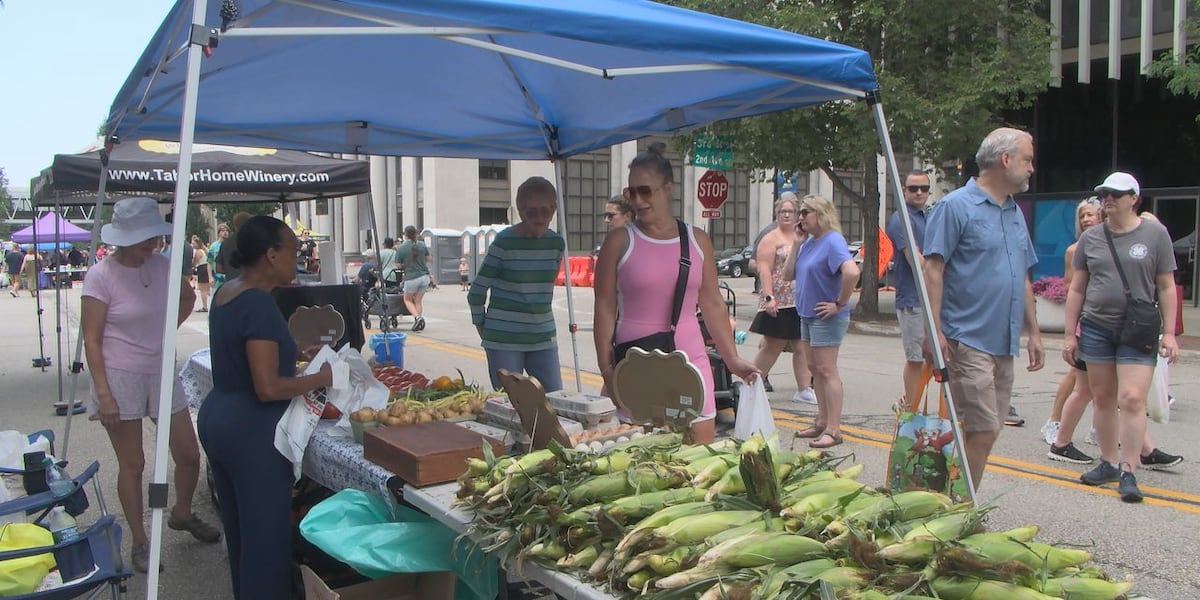Cyclospora concerns bring shoppers to Cedar Rapids farmers market