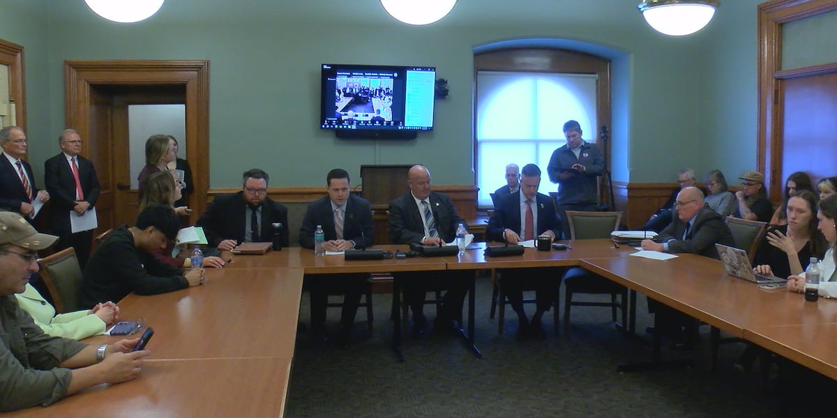 Iowa bill removing gender identity from civil rights code moves forward in key subcommittee Iowa bill removing gender identity from civil rights code moves forward in key subcommittee