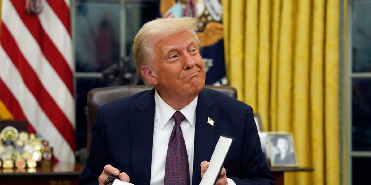 Trump has his famous ‘Diet Coke button’ reinstalled on Oval Office desk