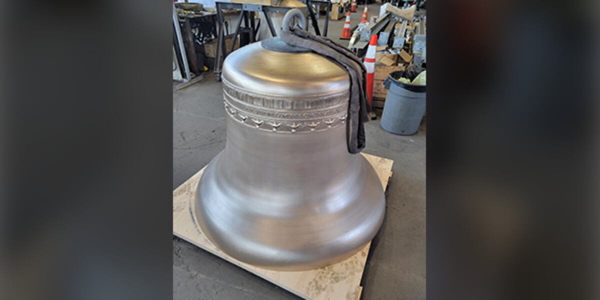 University Razorback Bells Refurbished bells return to Univ. of Northern Iowa’s iconic Campanile