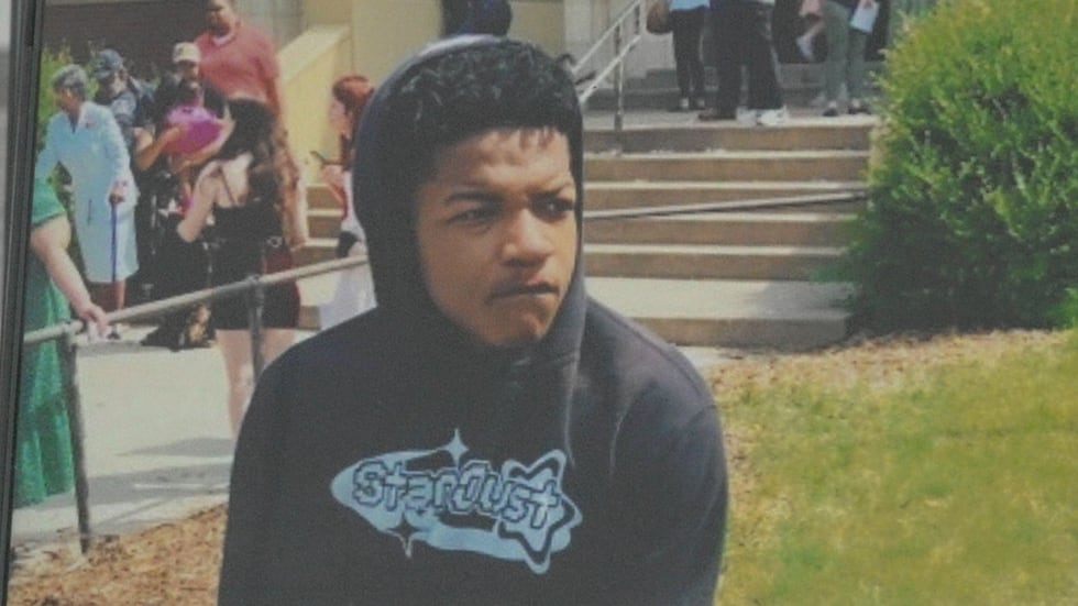 Community holds memorial for La’Rell Rushing, calls for end to violence