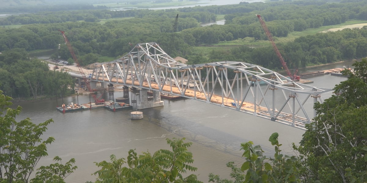 Lansing Bridge construction impacts businesses, residents