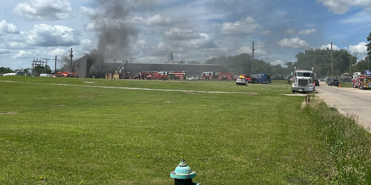 Crews on scene of business fire in southwest Cedar Rapids