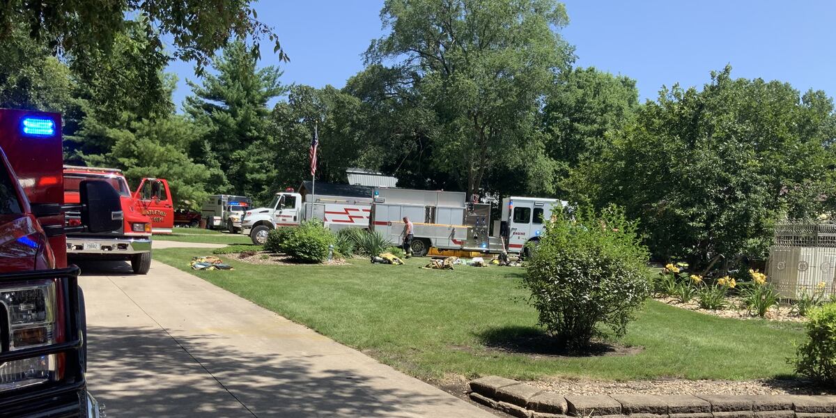 Firefighter hurt while responding to house fire in northeastern Iowa