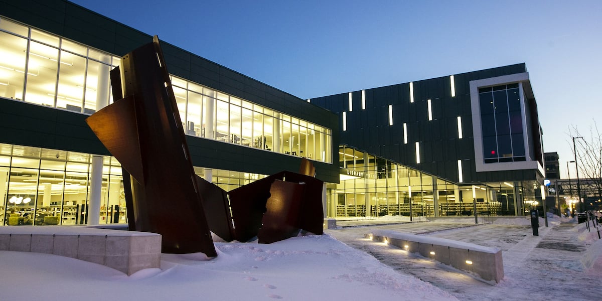 CR Library receives public service award