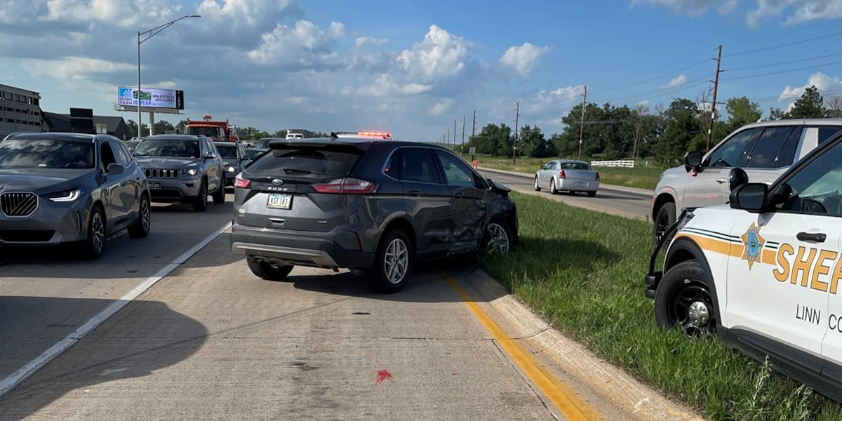 One hurt in rural Cedar Rapids crash
