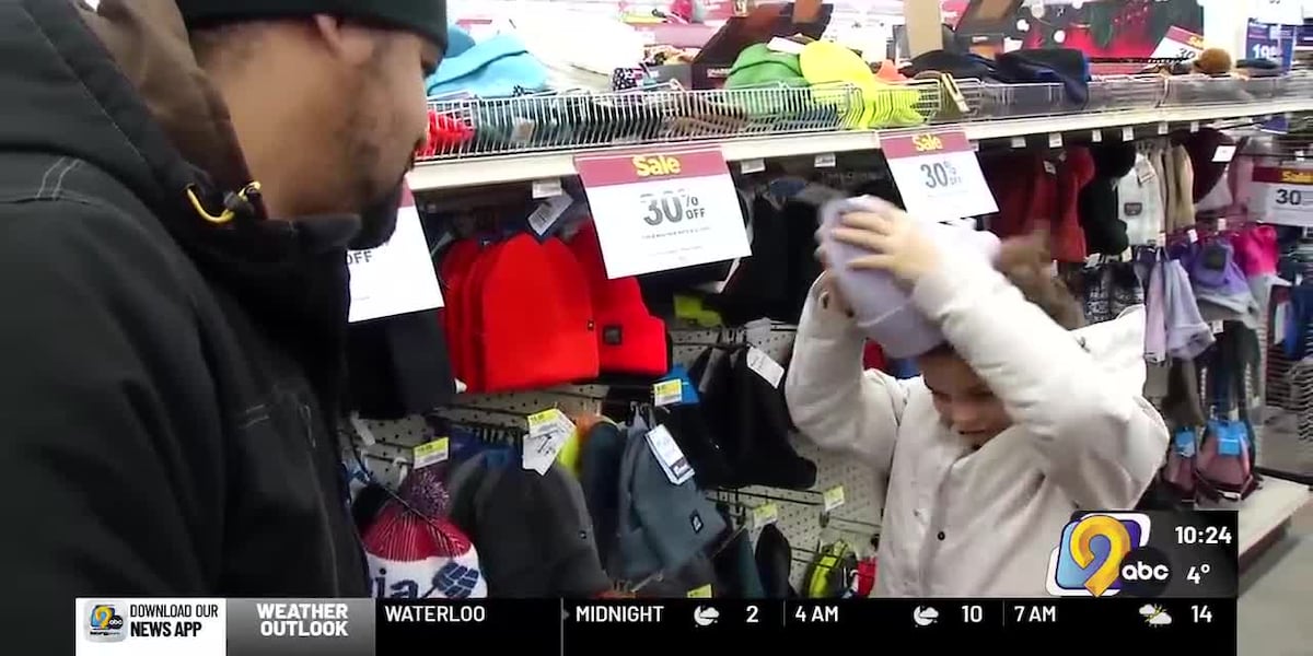 Holiday With a Cop helps families buy winter gear