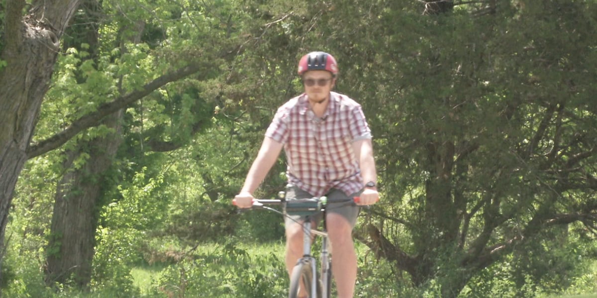 Bike to Work Week: Iowa City man saves hundreds of dollars on gasoline