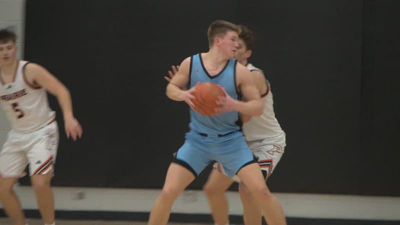 No. 5 Dubuque Senior cruises past No. 7 Cedar Rapids Prairie