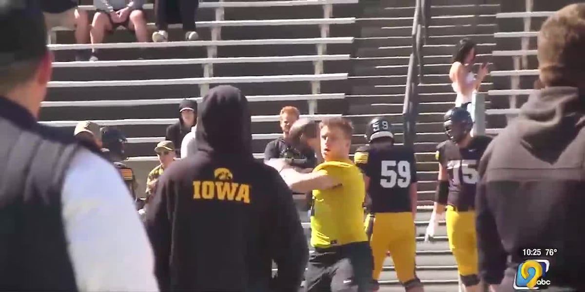 Iowa turns towards Gronowski to provide a balanced offense