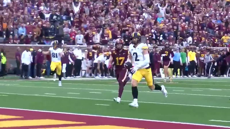 Drzewiecki’s field goal as time expires lifts Minnesota past No. 15 Iowa, 13-10